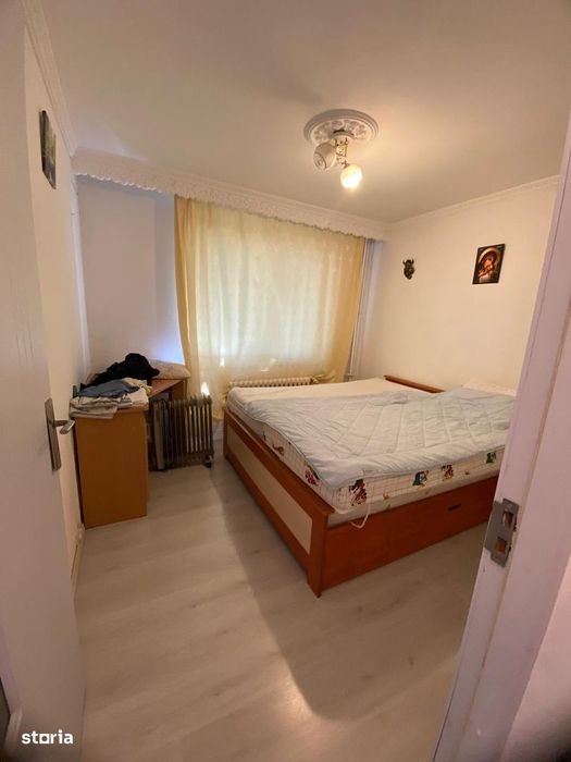 2 camere la parter cu balcon , zona Radu Negru