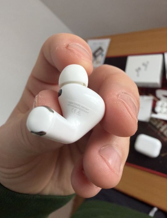 AirPods Pro 3 Carcasa + casca dreapta