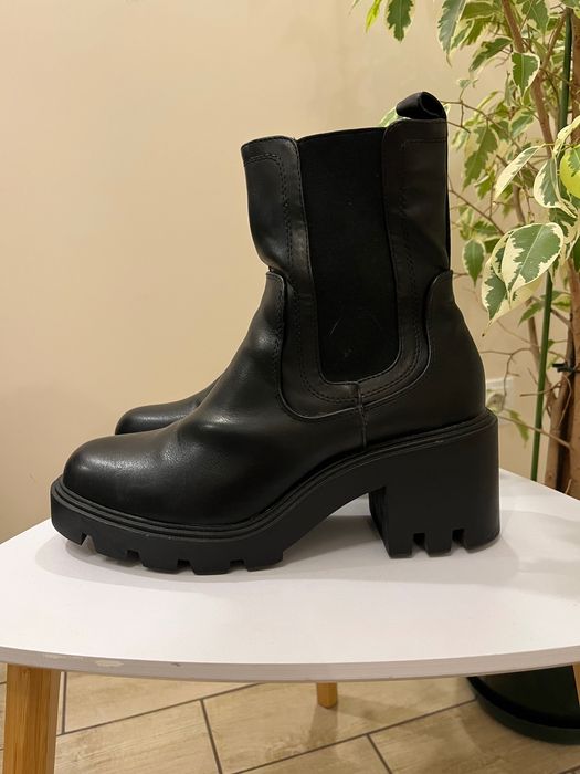 40 Дамски Обувки Нови - Черни с Висок Ток