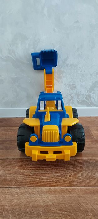 Экскаватор большой