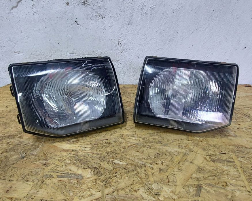 Фары передние Митсубиси Паджеро 2