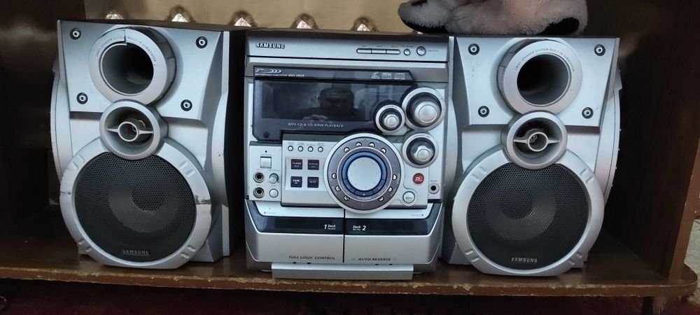 Музыкальные центры.