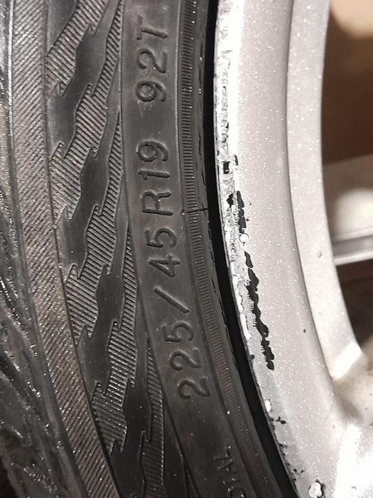 Продам диски r19 с резиной