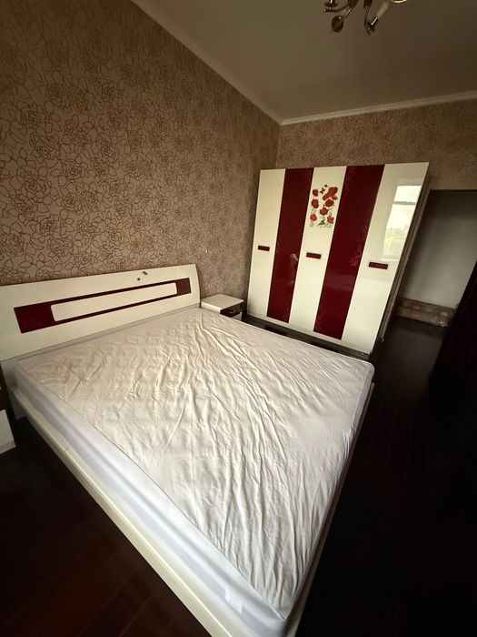 Сдаю  2 х квартиру район парка Победы