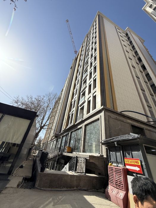 Гагарин Авину 72 квадрат Навастройка сотилади 2 этаж