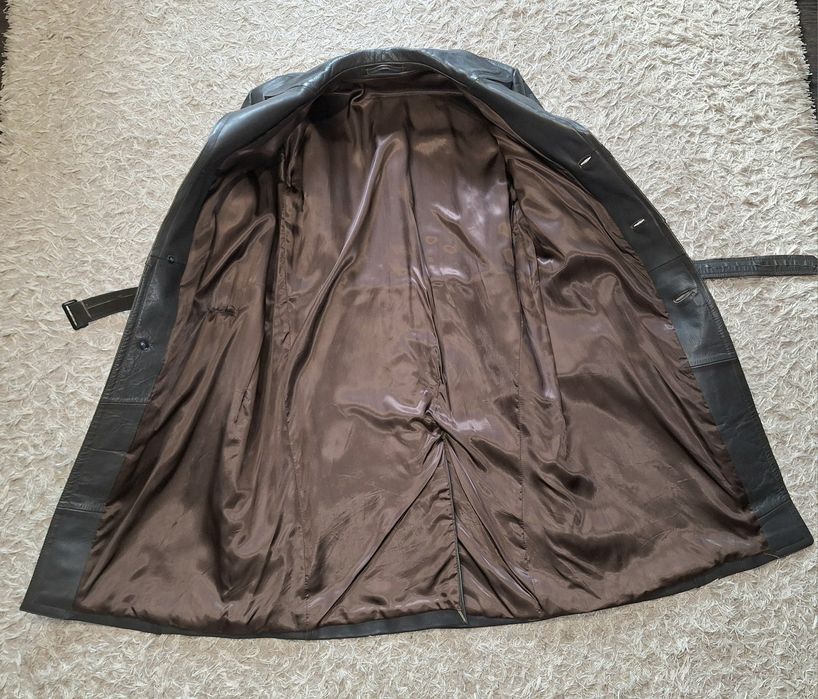 Haina lunga din piele naturala  marimea  50-52  nepurtata