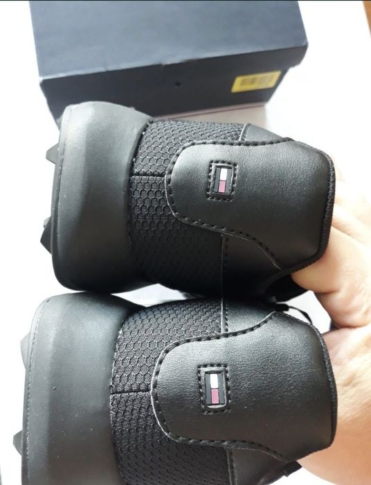 Tommy Hilfiger nr 43 originali