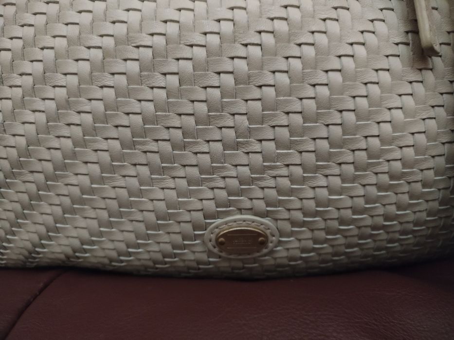 Armani Оригинална кожена чанта