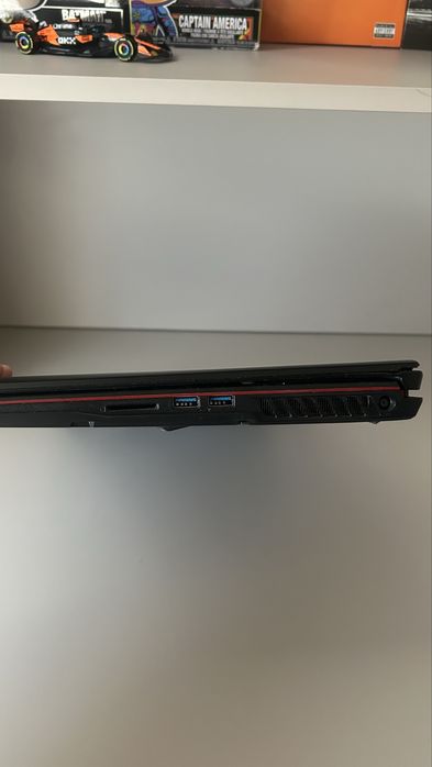 Ноутбук игровой MSI GL63 9SEK