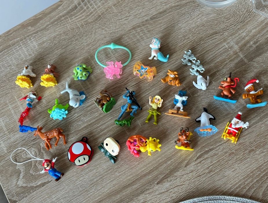 Kinder Surprise играчки