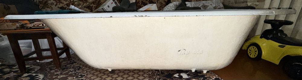 Продается чугунная ванная