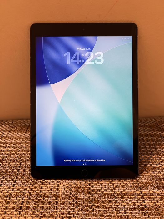 Vând iPad 8 WiFi Only 128 GB baterie 99%
