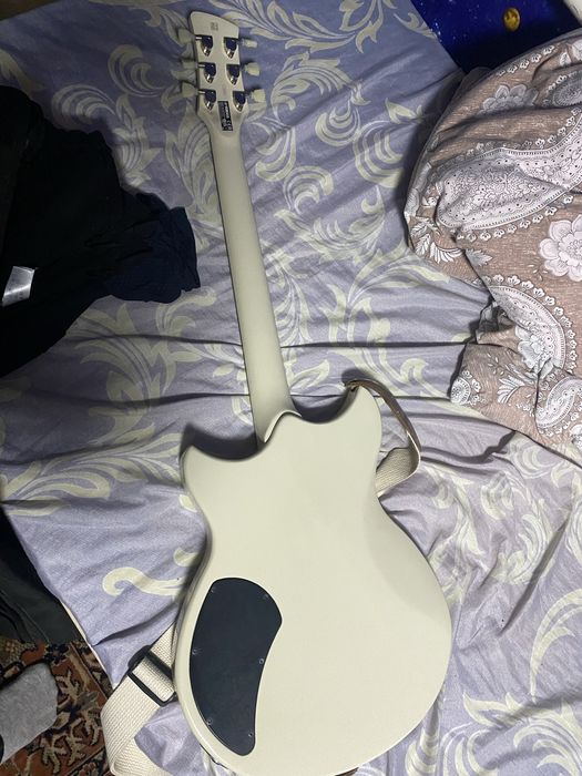Yamaha Revstar RSE20 — электрогитара