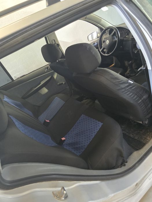 Dezmembrez skoda fabia 1.4 16v