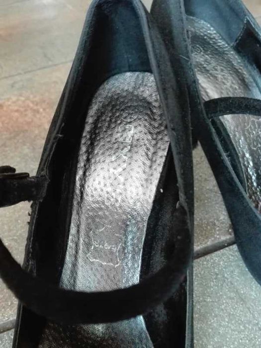 Pantofi cu toc si bareta,  piele, negri, marimea 36