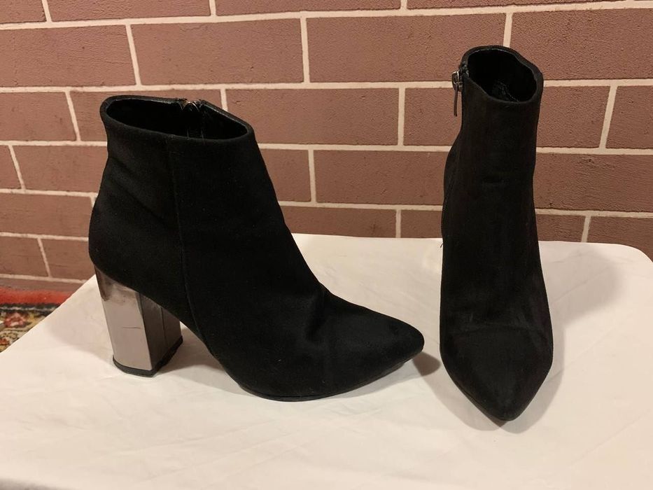 Женская обувь в хорошем состоянии