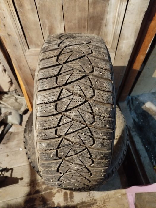 Продам зимнии шины Goodyear