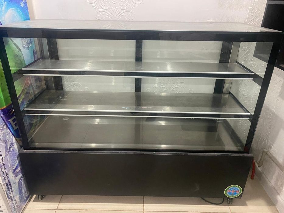 Кондитерский холодильник