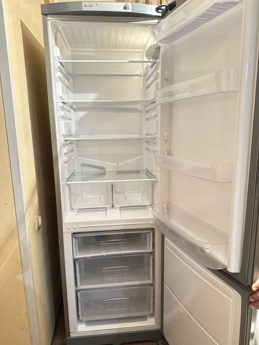 Холодильник Indesit