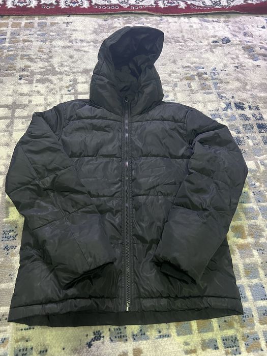 Erkak turetskiy kurtka qalin holatı yangı top toza