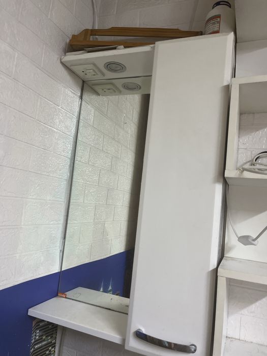 Продат полку с зеркалом б/у