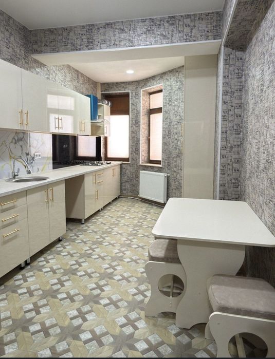 Yangi Uzbekiston bogi tomonda 2 xonalik uy sotiladi