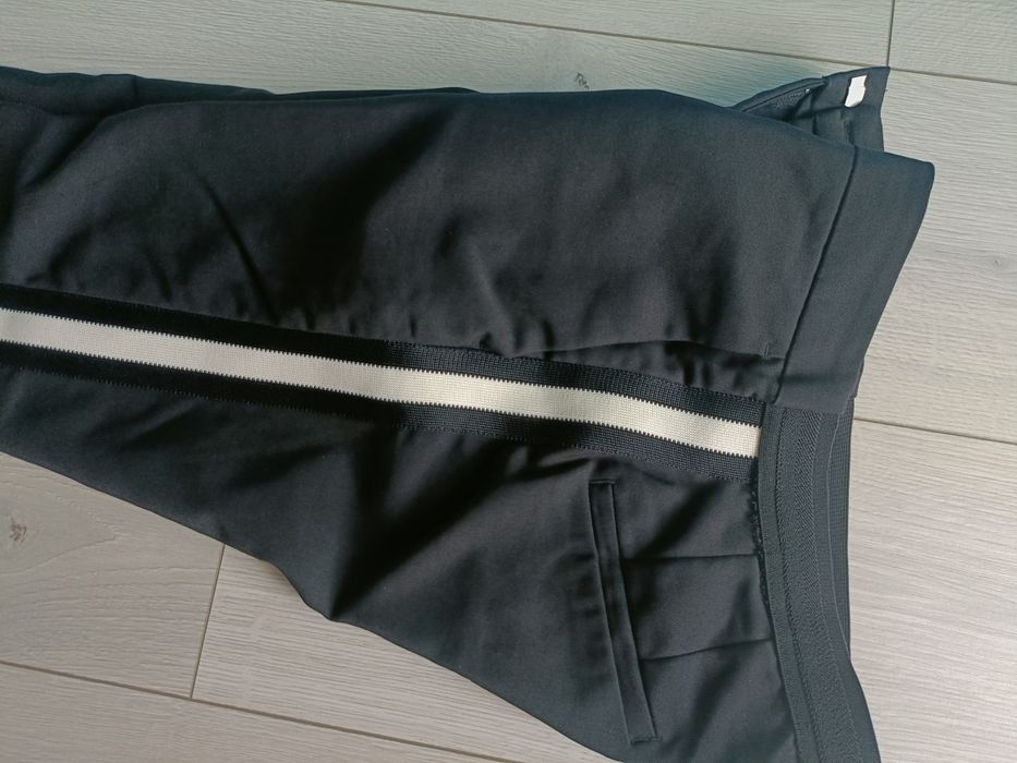 Vând pantaloni de vara office
