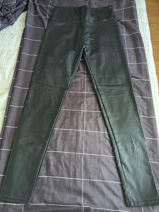 Pantaloni imitatie piele marime S/M