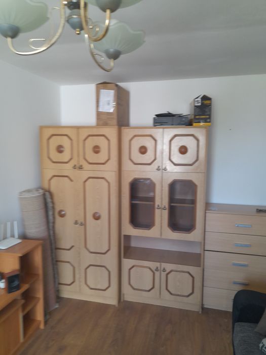 Închiriez garsonieră zona consic etaj 4 complet mobilată