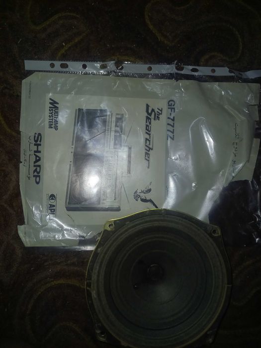 Sharp 777-Низкочастотный динамик от магнитолы Шарп777- 1 штука