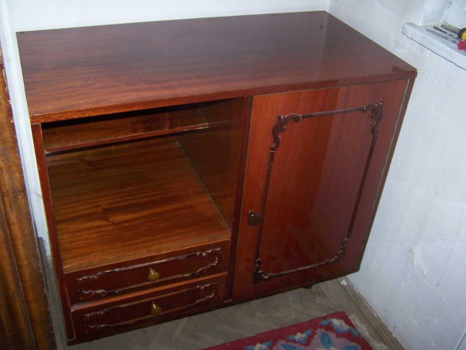 vand scaune curbate si tabureti