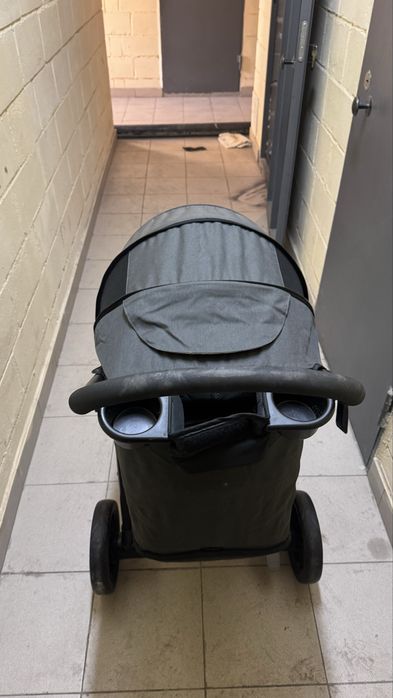 Продам коляску joie