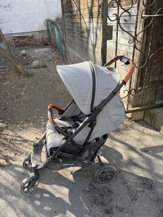 Коляска компактная