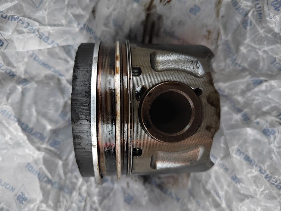 2 бр бутала за Форд S max