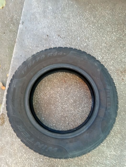 Cauciucuri de iarna 175/70/R14 (400lei setul de 4)