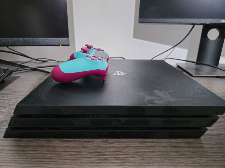 PlayStation 4 pro 1TB + 1бр. джойстик