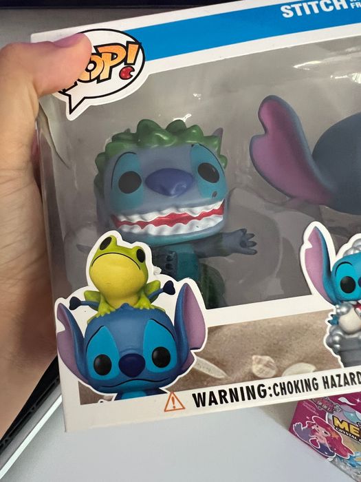 Лот играчки - фигурки и касичка Стич, Stitch, бутилка за вода, креативен комплект сфера с русалка
