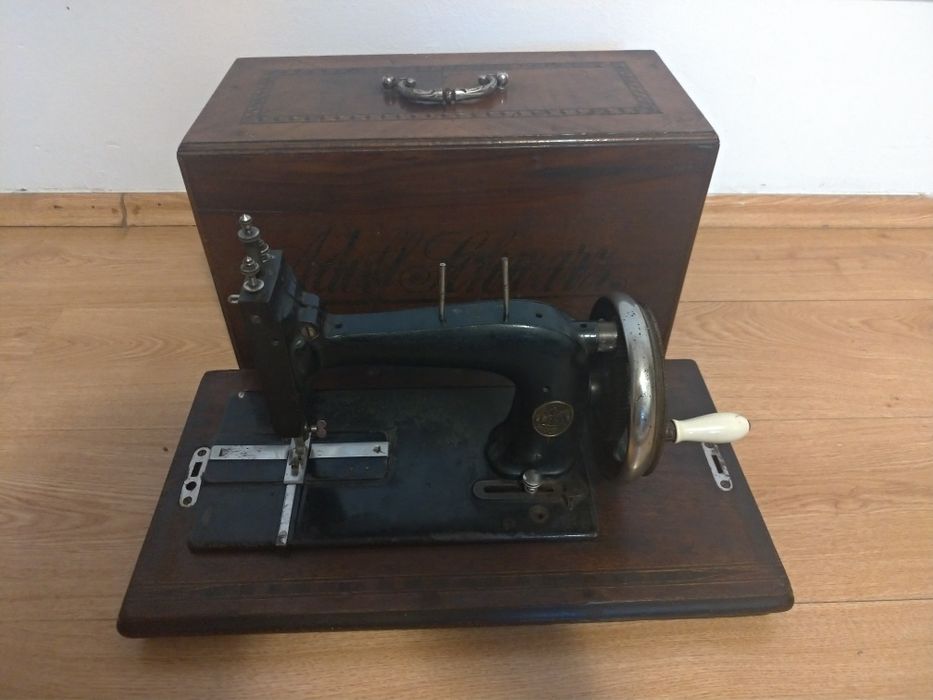 Vand masina de cusut manuala Adolf Schwarz