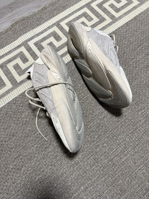 Продам 2 пары кроссовок Adidas , оригинал