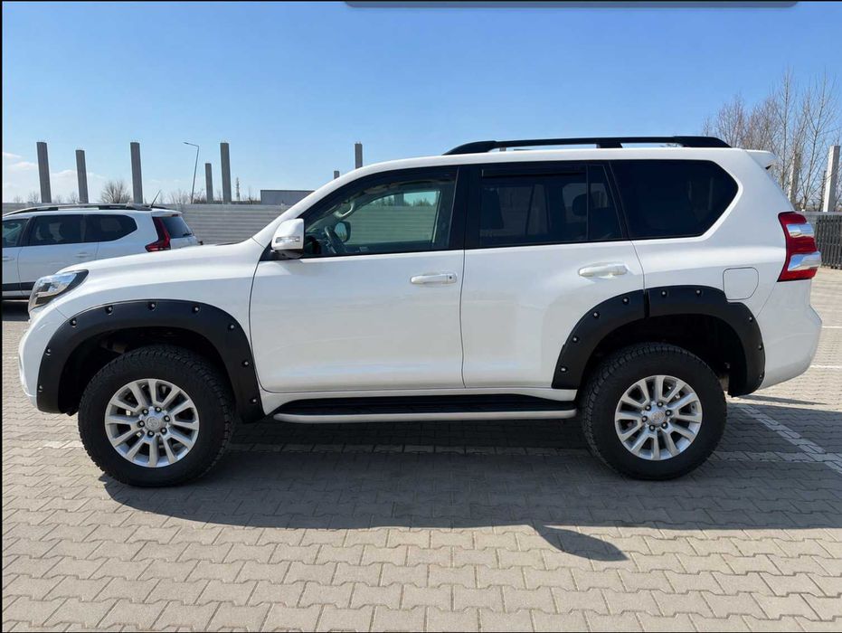 Toyota Land Cruiser 150 D-4D  Full Option , 7 locuri , stare ireprosabila si fara accident in istoric.