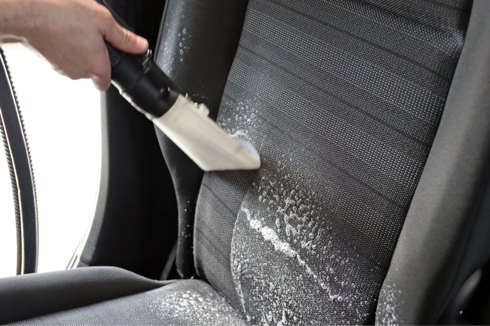 Detailing auto profesional - curatare tapiterie - injectie-extractie