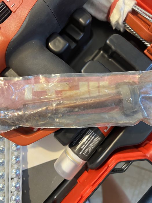 Pistol cu capse  Hilti DX 76-Nou