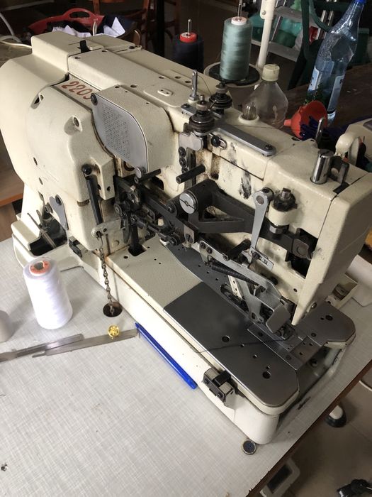 Masina cusut butoniere-usoara-BROTHER