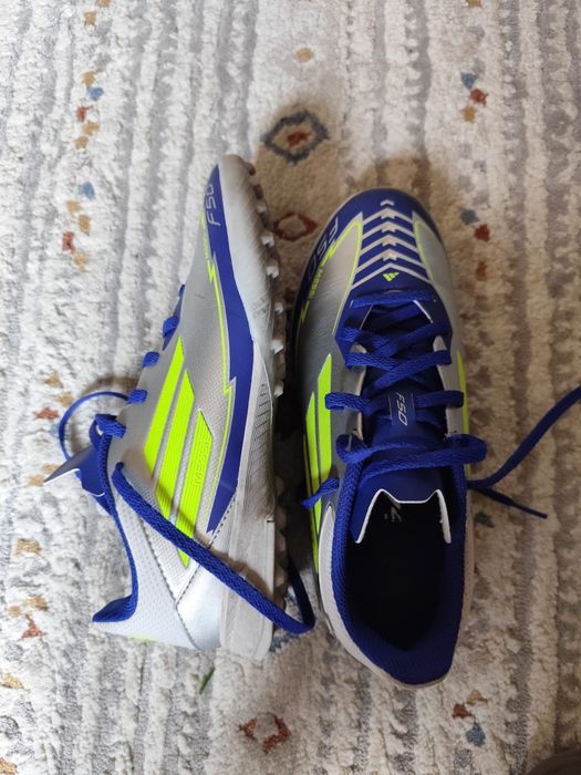 Adidasi fotbal sintetic marimea 38