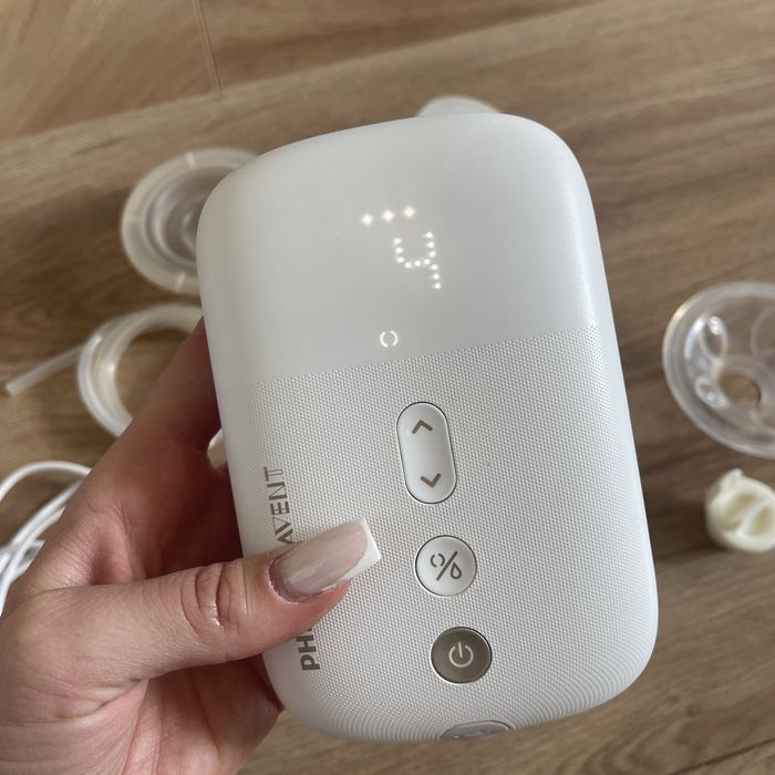 Philips Avent Единична електрическа помпа Natural Motion Premium + подарък резервни части