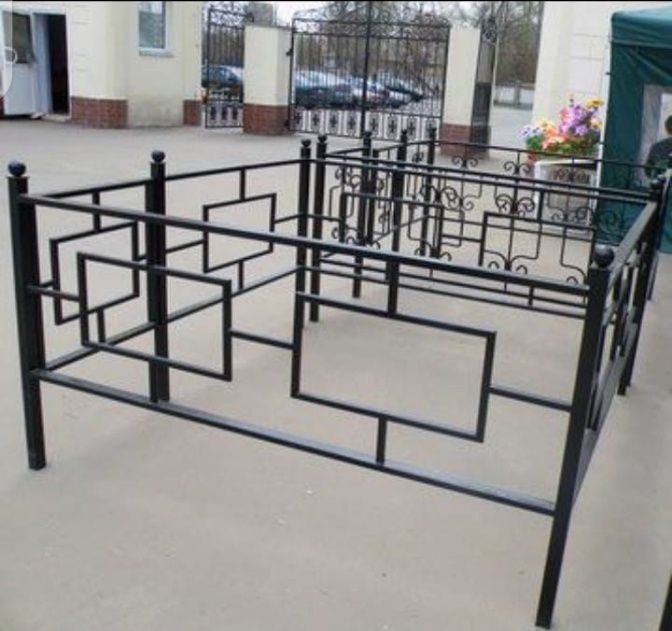 Оградки на кладбище