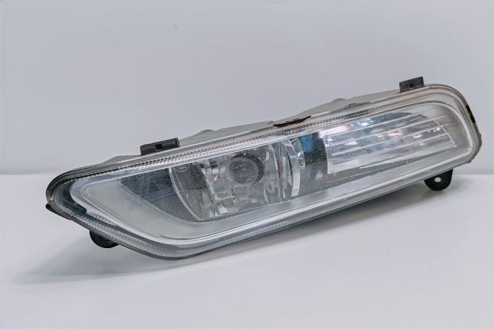 Far Ceata  proiector stanga 17662401 Volkswagen VW Passat B7