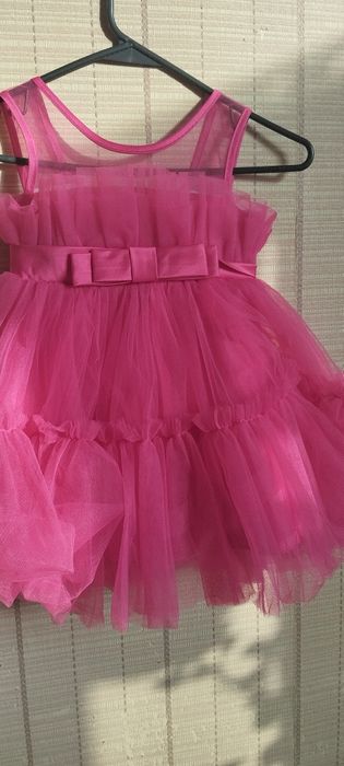 Продам платье для девочки на 3-4 года