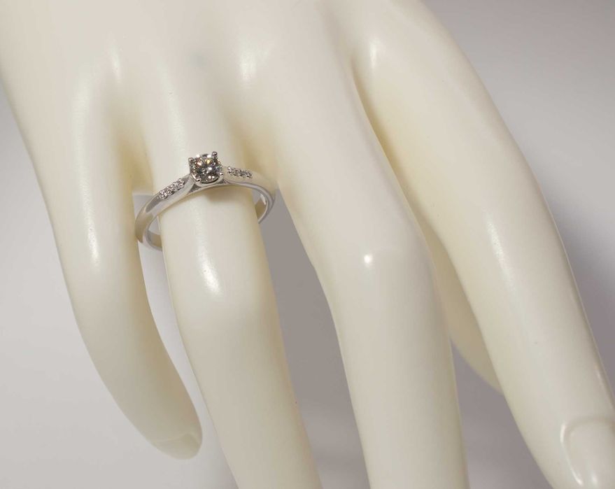 Годежен пръстен с диамант 0.30ct.