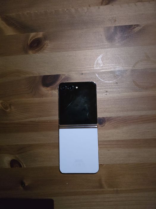 Samsung Galaxy ZFlip 5